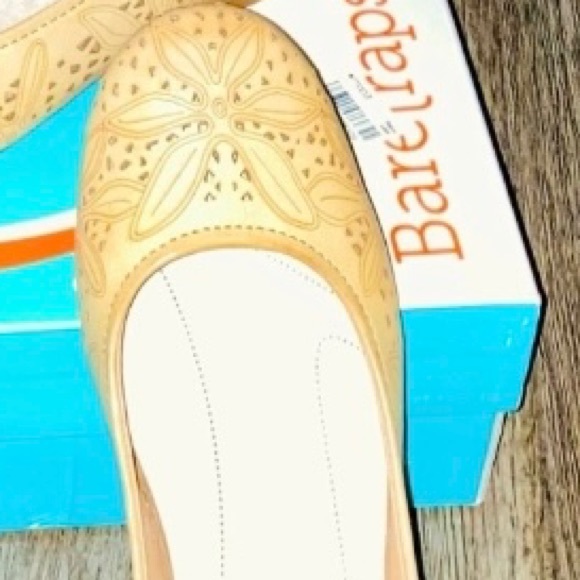 🆕 BNIOB• Baretraps Mariah Flats with Memory Foam in Caramel ~ Women’s ~ Leather - Picture 5 of 16